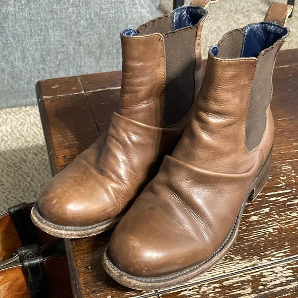 DW Goodyear Welt leather booties size 7.5 - Picture 1 of 13
